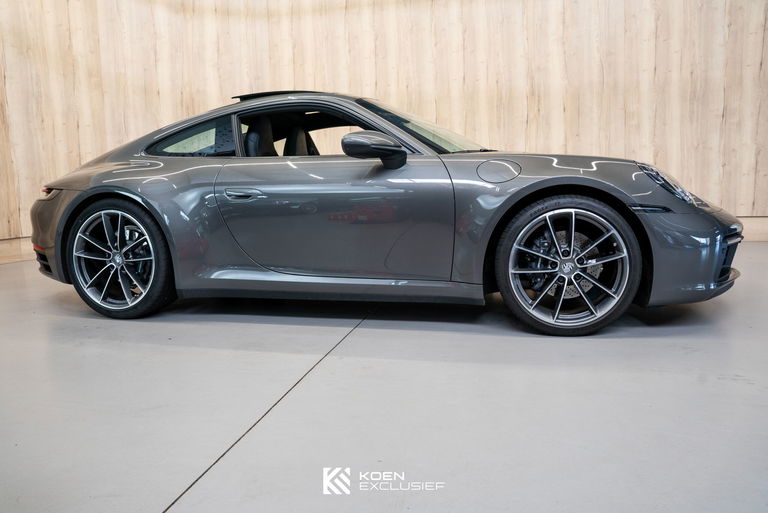 Porsche 992 Carrera