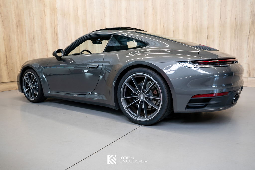 Porsche 992 Carrera