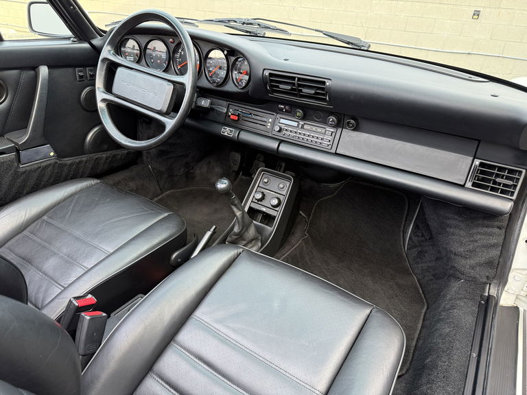 Porsche 911 Carrera 3.2 (US)