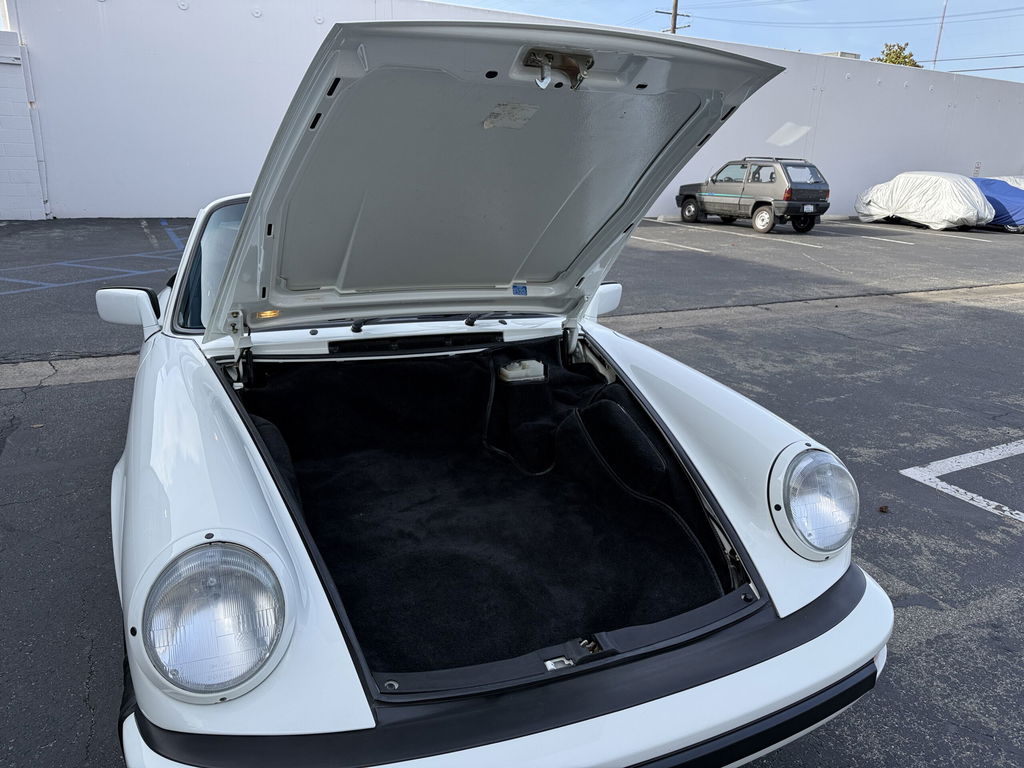 Porsche 911 Carrera 3.2 (US)