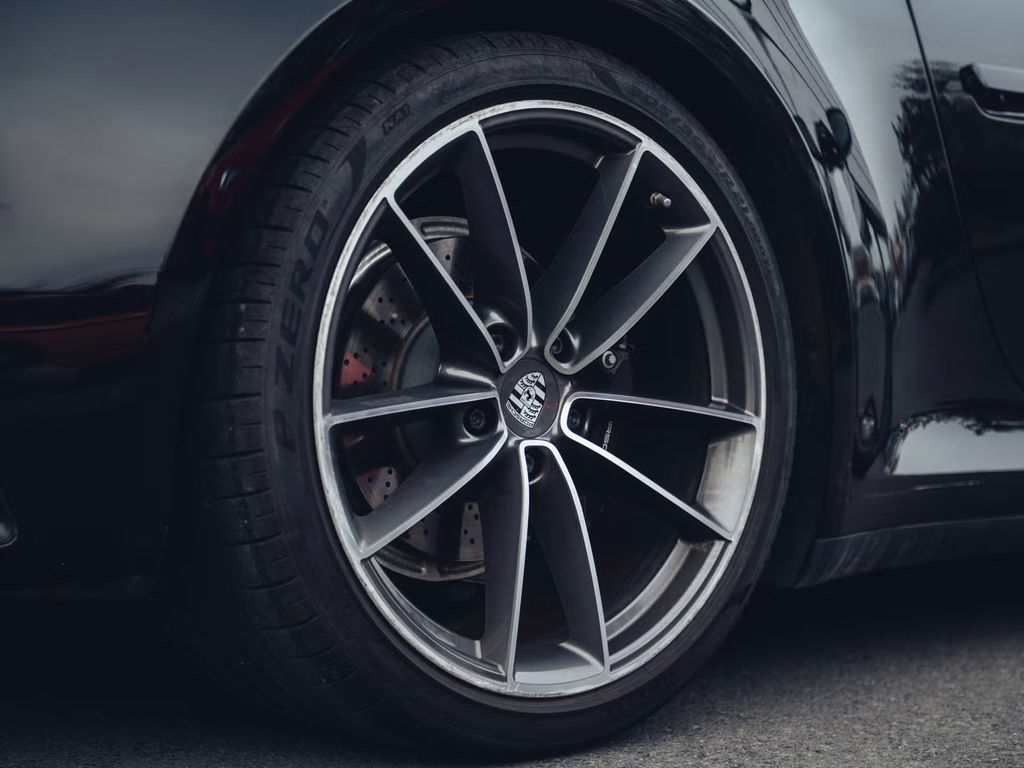 Porsche 992 Carrera 4