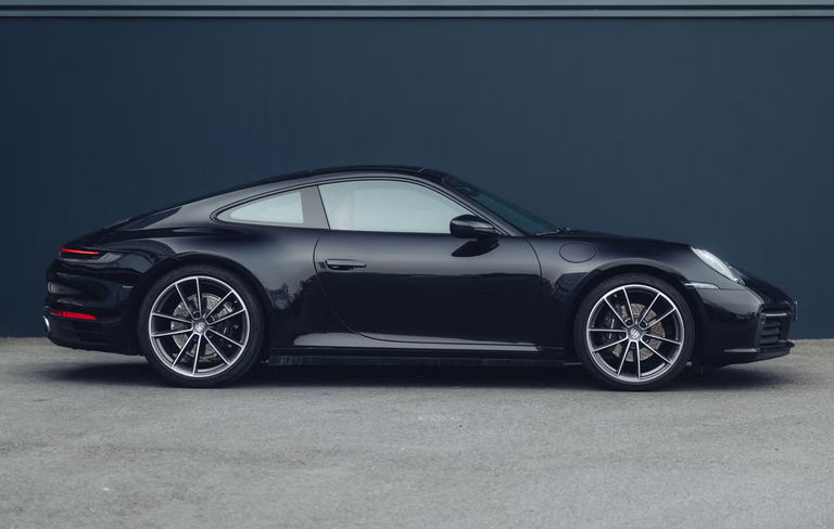 Porsche 992 Carrera 4