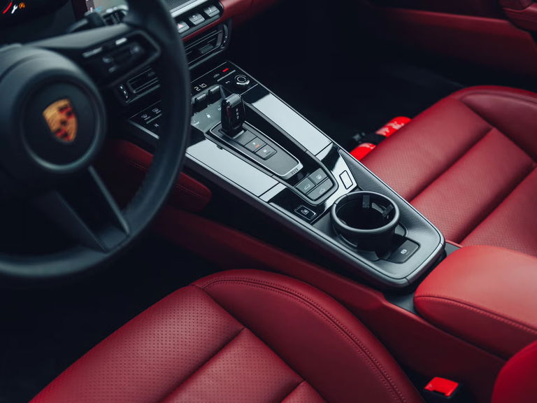 Porsche 992 Carrera 4