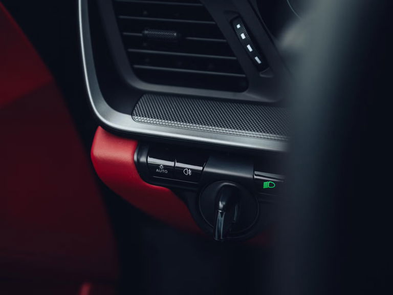 Porsche 992 Carrera 4