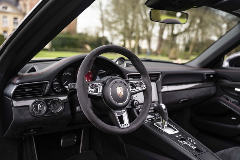 Porsche 991.2 Carrera GTS