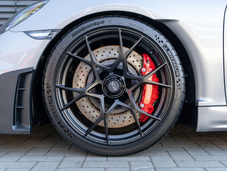 Porsche 718 Spyder RS