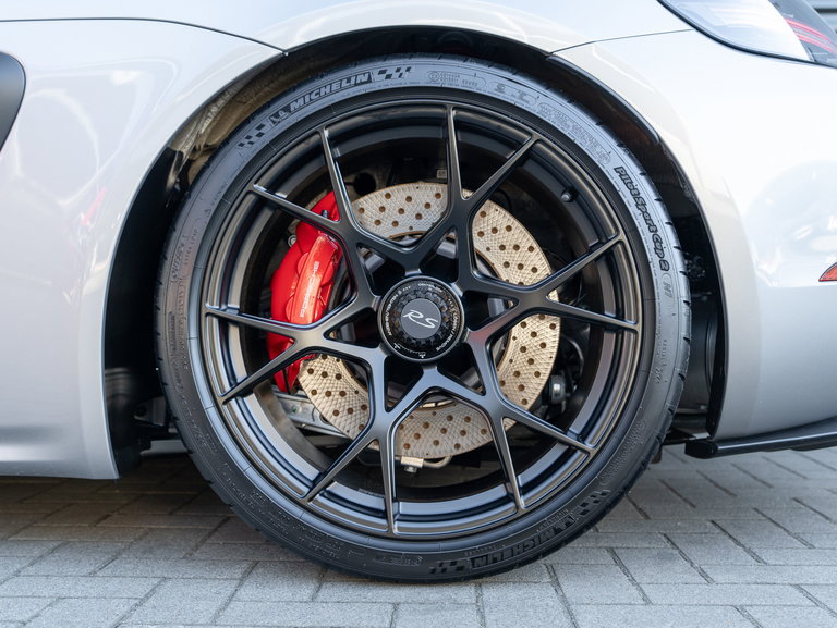 Porsche 718 Spyder RS