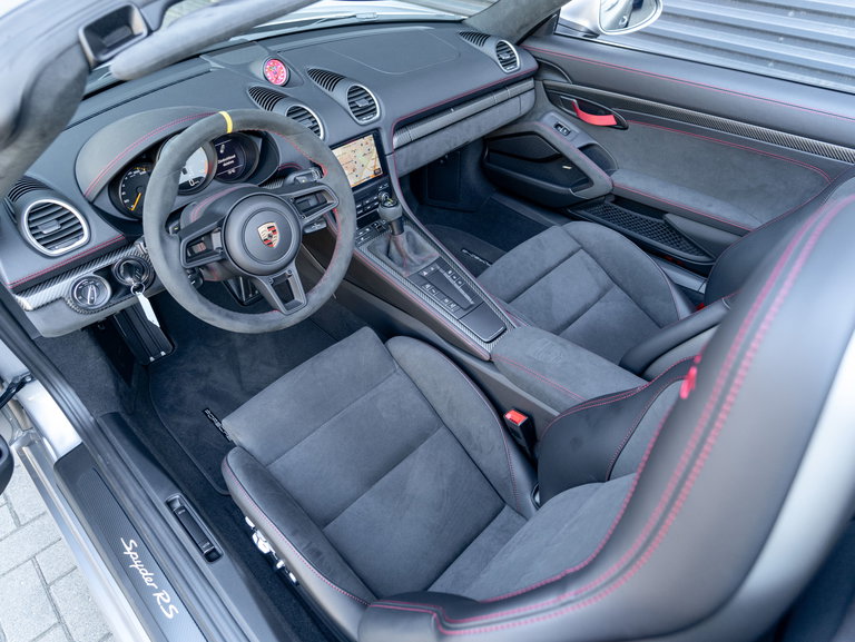 Porsche 718 Spyder RS