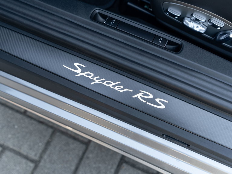 Porsche 718 Spyder RS