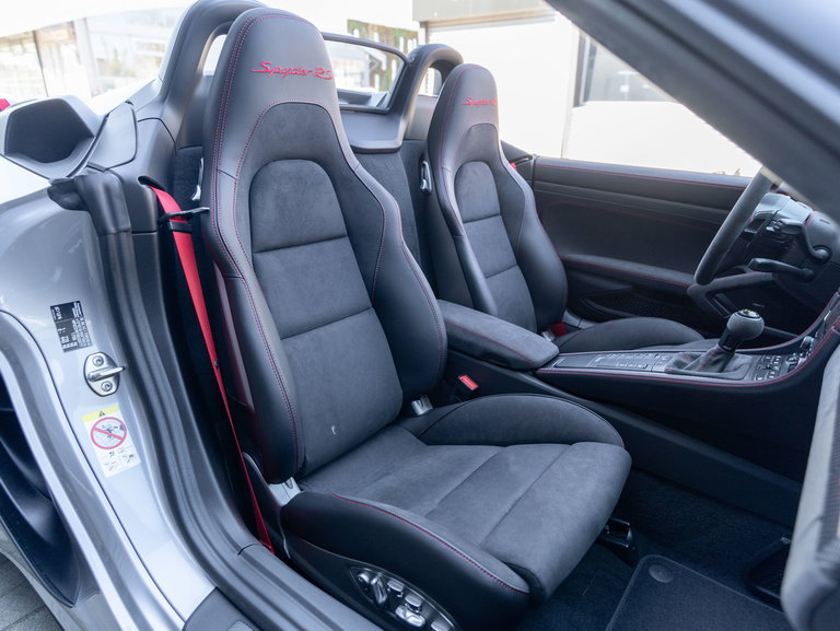 Porsche 718 Spyder RS