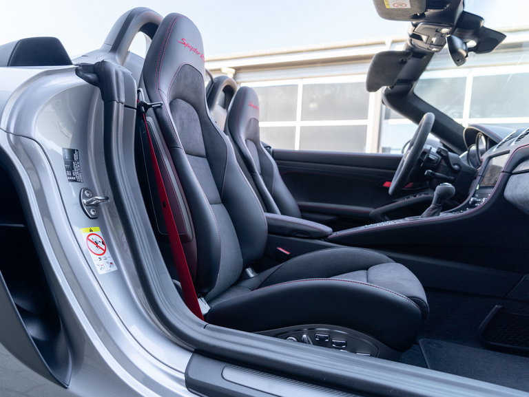 Porsche 718 Spyder RS