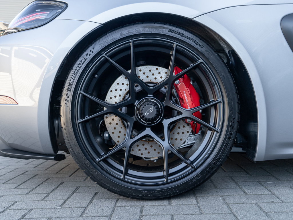 Porsche 718 Spyder RS