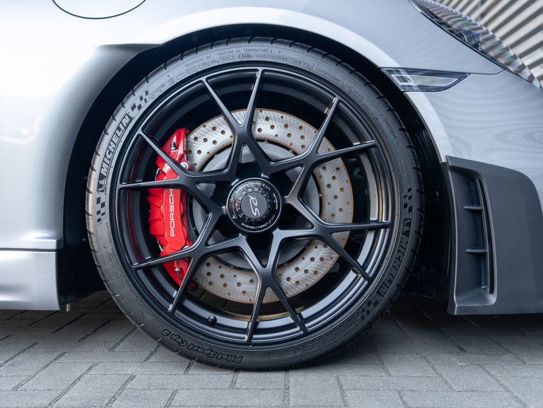 Porsche 718 Spyder RS