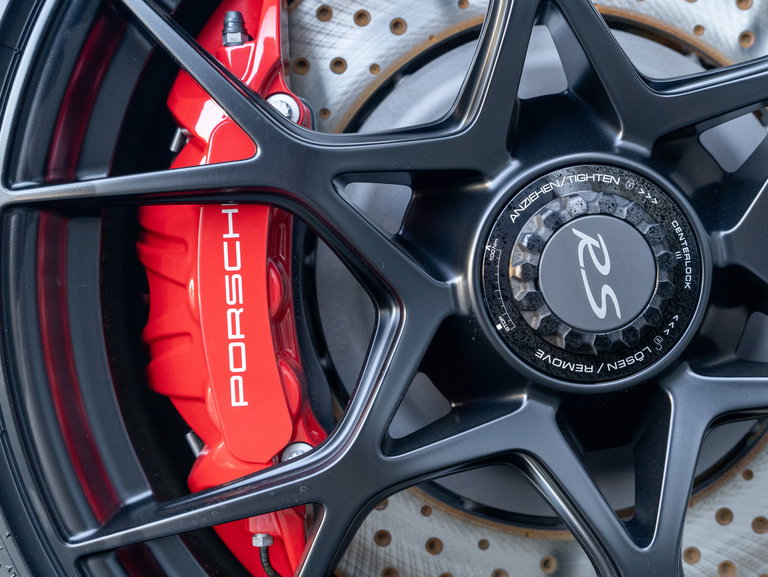 Porsche 718 Spyder RS