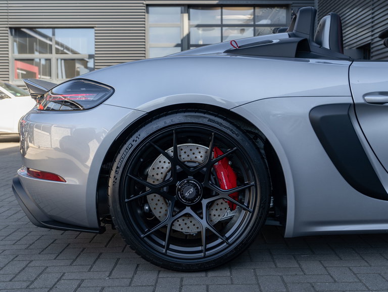 Porsche 718 Spyder RS