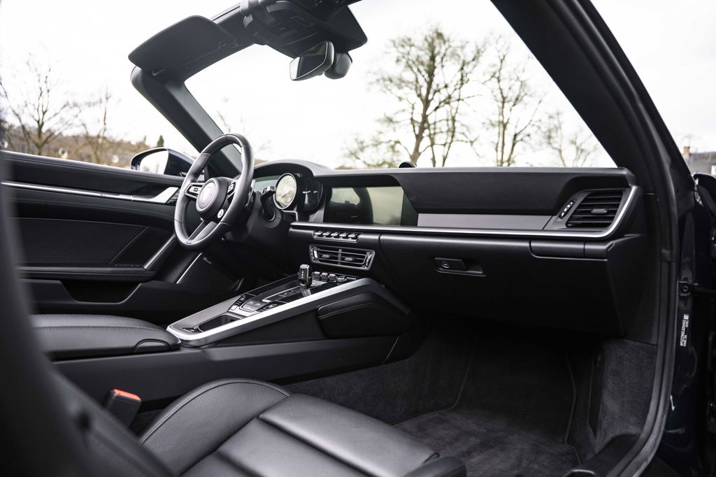 Porsche 992 Carrera 4S