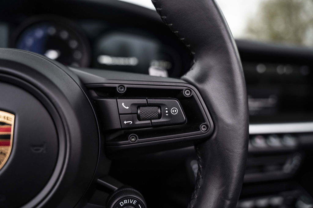 Porsche 992 Carrera 4S