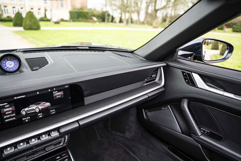 Porsche 992 Carrera 4S