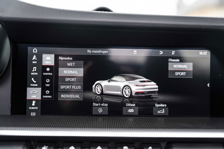 Porsche 992 Carrera 4S