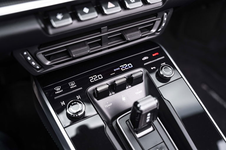 Porsche 992 Carrera 4S