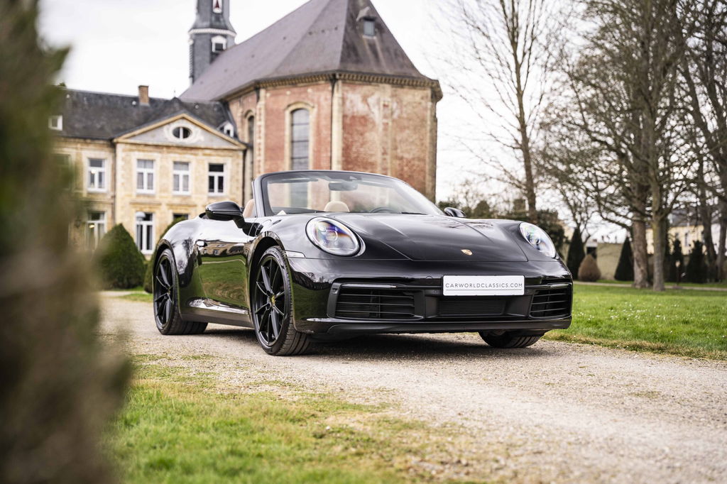 Porsche 992 Carrera