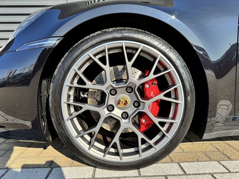 Porsche 992 Carrera 4S