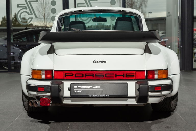 Porsche 911 Turbo 3.3
