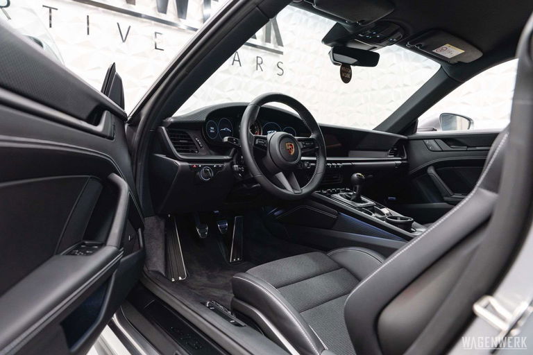 Porsche 992 GT3 Touring