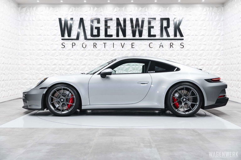 Porsche 992 GT3 Touring