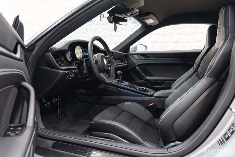 Porsche 992 GT3 Touring