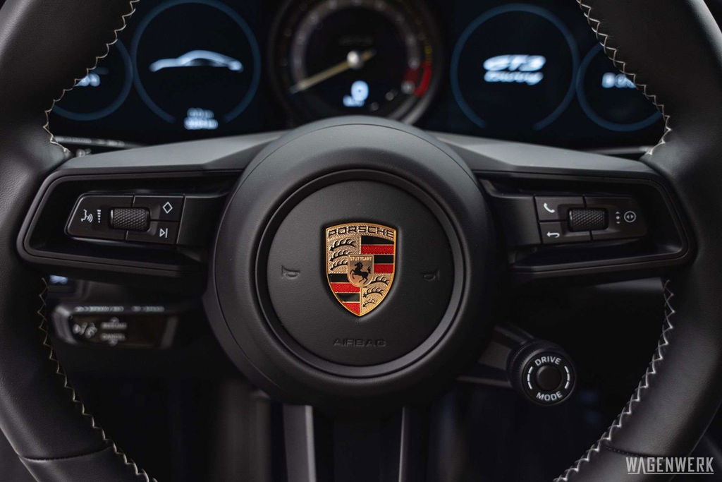 Porsche 992 GT3 Touring