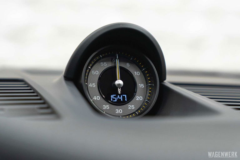 Porsche 992 GT3 Touring