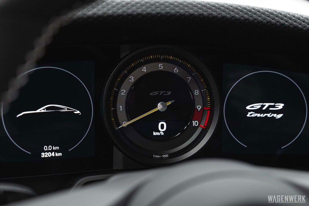 Porsche 992 GT3 Touring