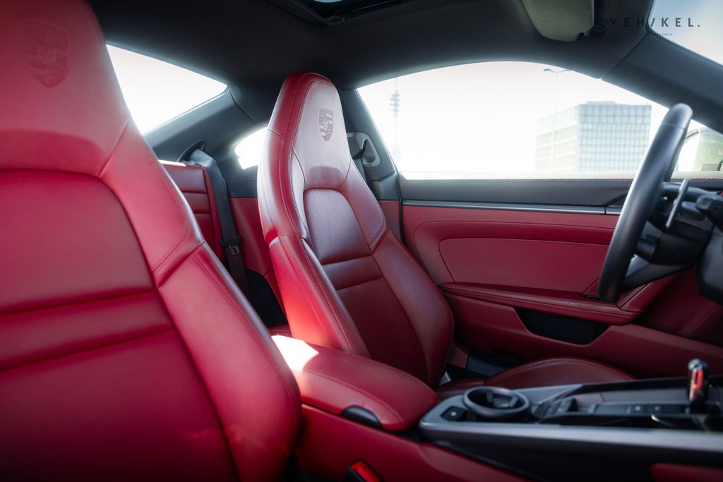 Porsche 992 Carrera 4S