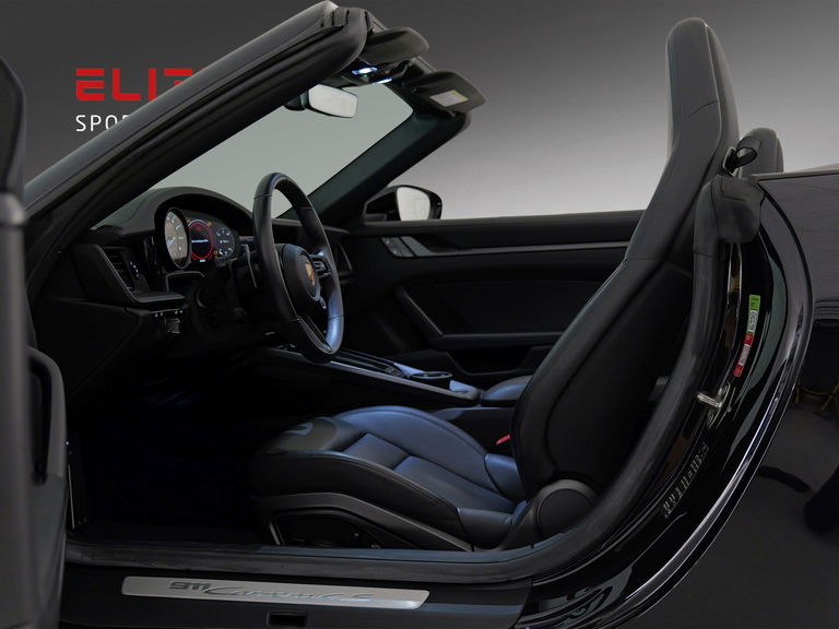 Porsche 992 Carrera 4S