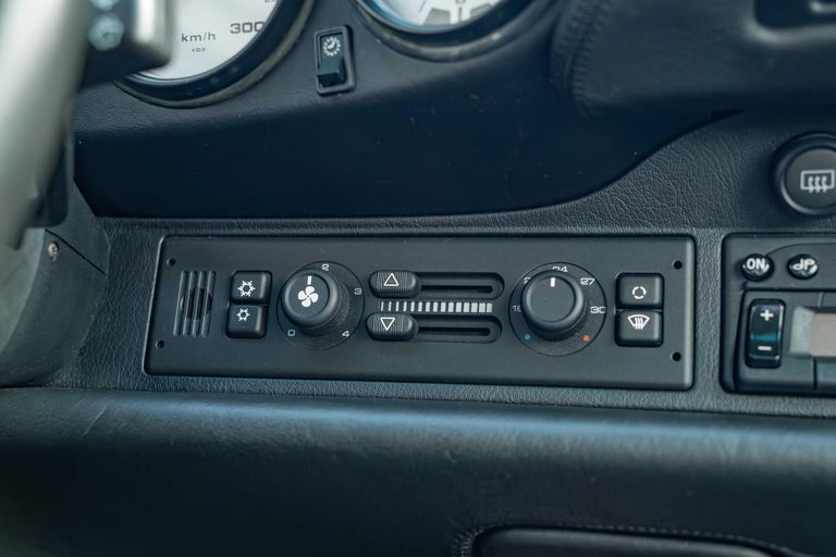 Porsche 993 Carrera 4S