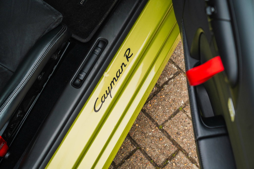 Porsche 987 Cayman R