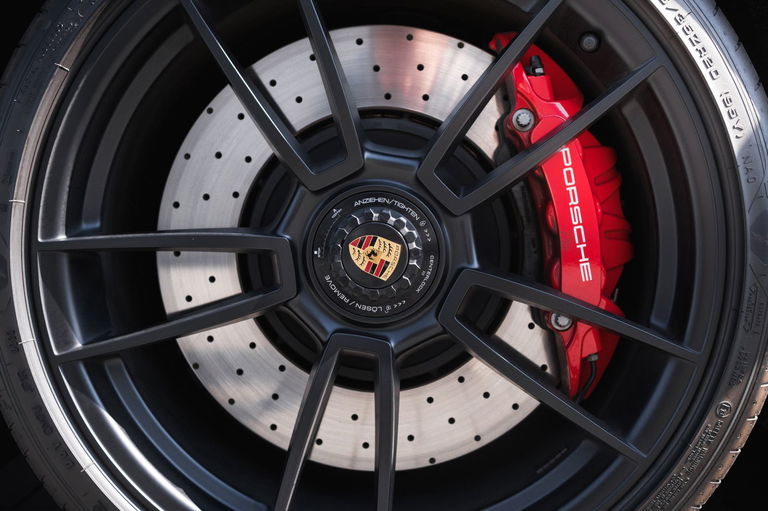 Porsche 992 Carrera GTS