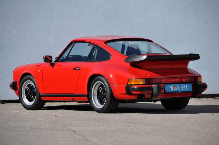 Porsche 911 Carrera 3.2 Clubsport