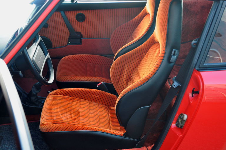 Porsche 911 Carrera 3.2 Clubsport