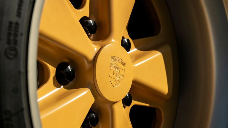 Porsche 911 Reimagined by Singer