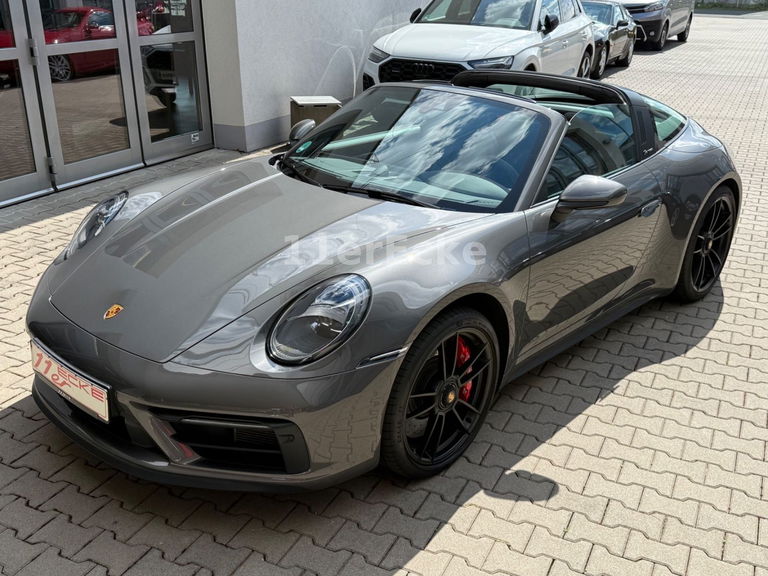 Porsche 992 Carrera GTS