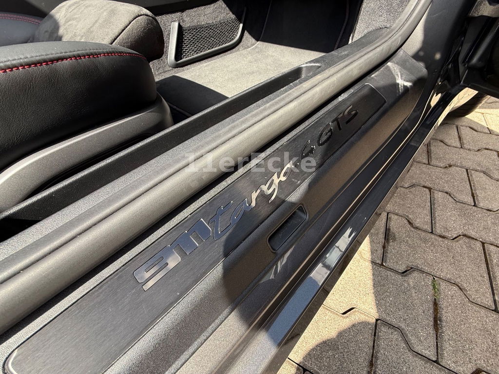 Porsche 992 Carrera GTS