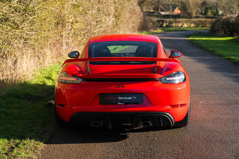 Porsche 718 Cayman GT4