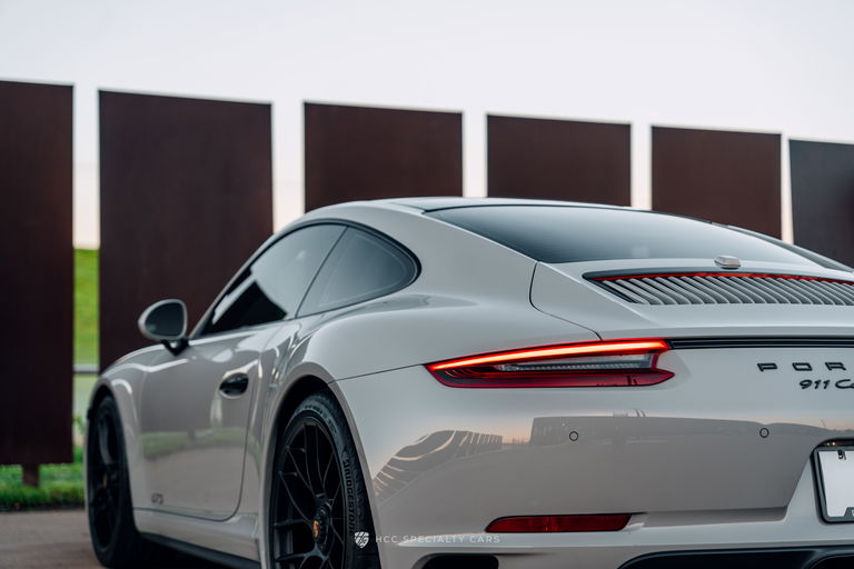 Porsche 991.2 Carrera GTS