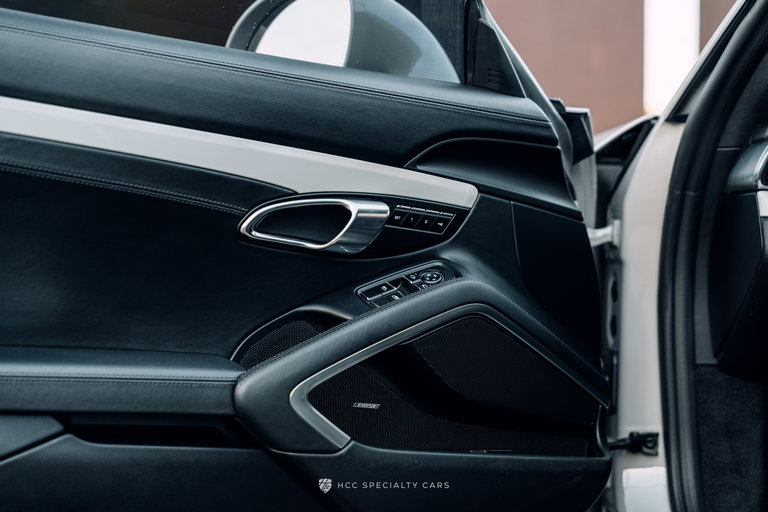 Porsche 991.2 Carrera GTS