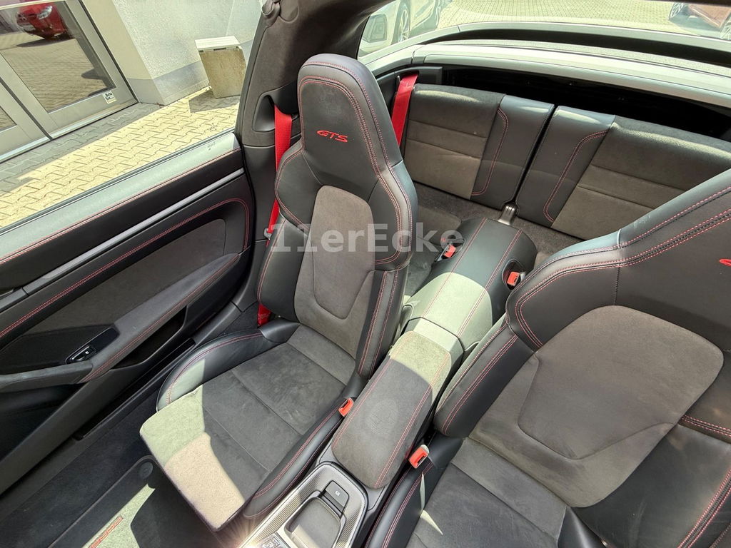 Porsche 992 Carrera GTS