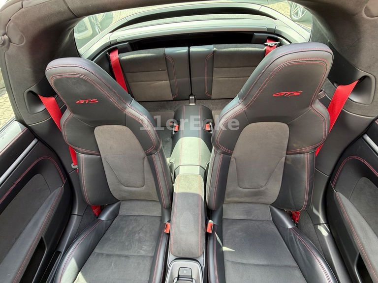 Porsche 992 Carrera GTS