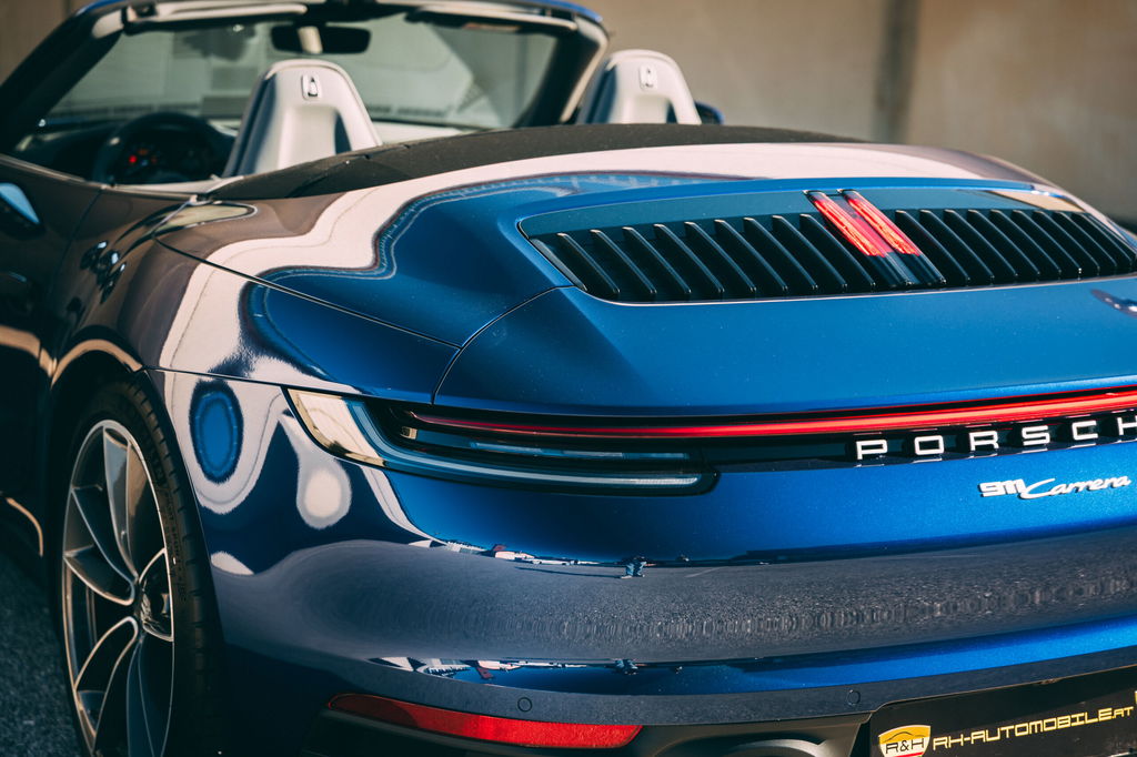 Porsche 992 Carrera