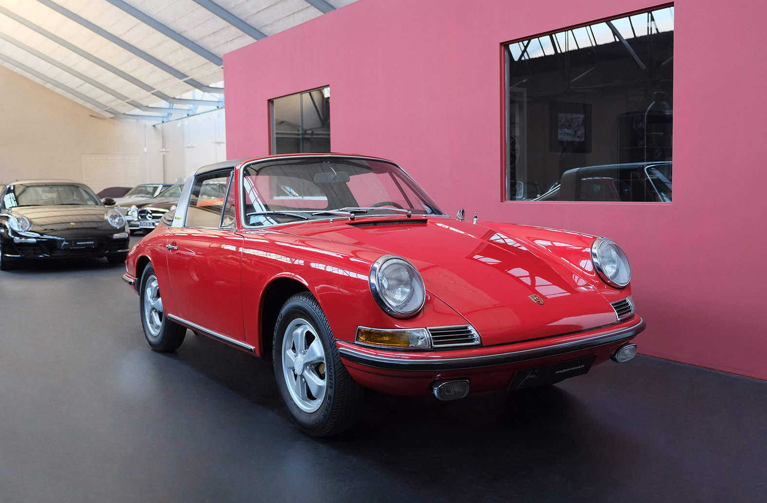 Porsche 911 S (F-Modell) 1967 - elferspot.com - Marketplace for